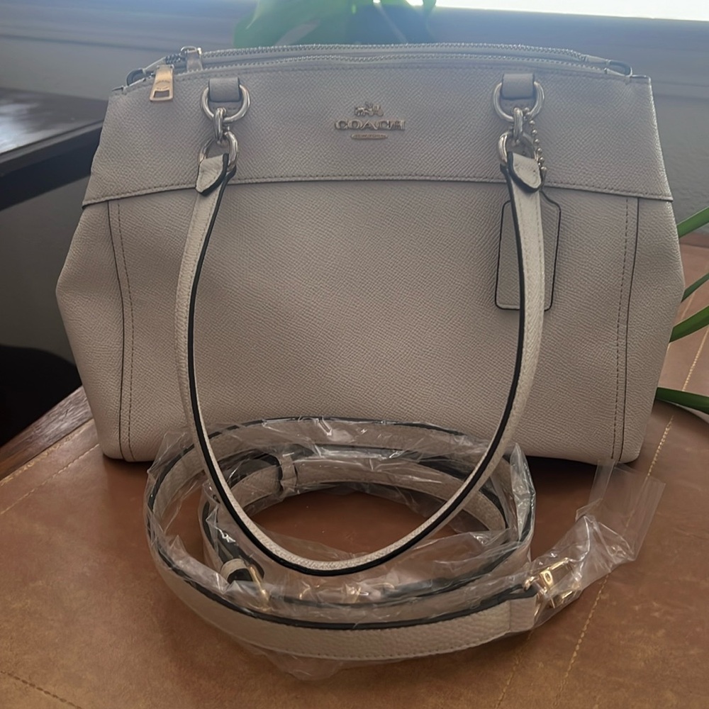 Coach cream Brooke carry all tote guc F25397
